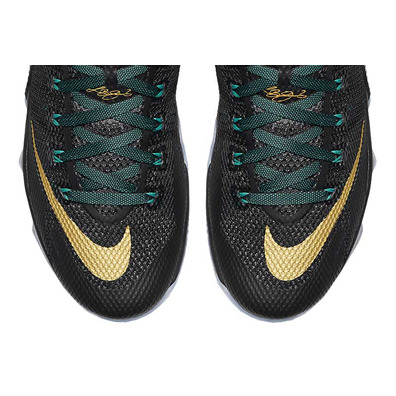 Lebron XII Low "SVSM" (070/negro/metalic gold/ radiant esmeralda)