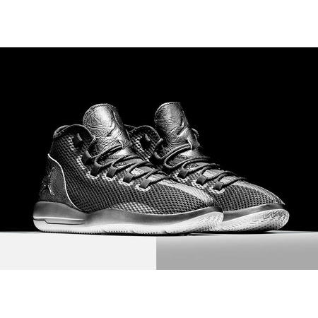 Jordan Reveal Premium "Black" (010)