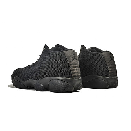 Jordan Horizon Low "Triple Black" (010)