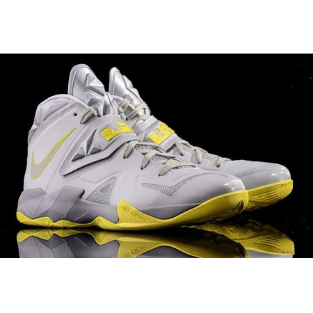 Lebron Zoom Soldier VII "Pure Platinum" (001/platinum/amarillo)