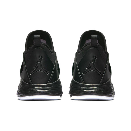 Jordan Fórmula 23 "Black Confort" (010)