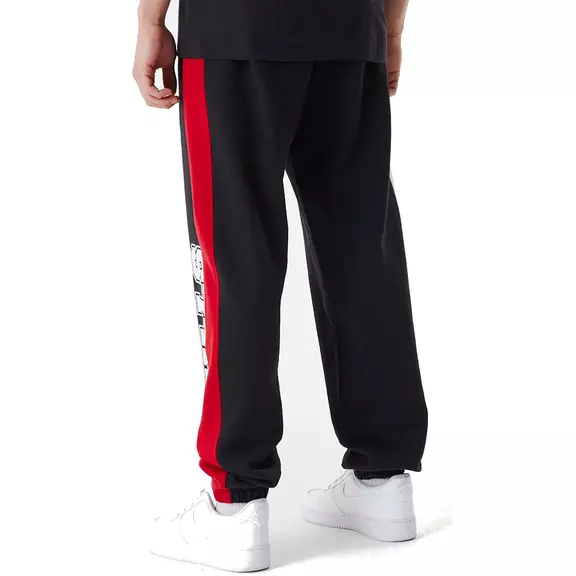 New Era NBA Chicago Bulls Large Graphic Joggers "Black"