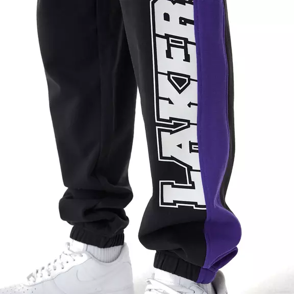 New Era NBA L.A Lakers Large Graphic Joggers "Black"